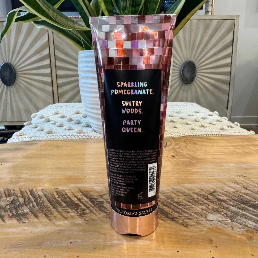 Victoria's Secret Sequin Nights Fragrance Lotion 8oz Sparkling Pomegranate NEW - Picture 2 of 3
